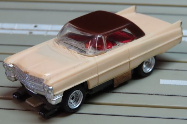 Faller AMS 4857 -- Cadillac Coupe mit Blockmotor, 60er Jahre Spielzeug (DEZ653)