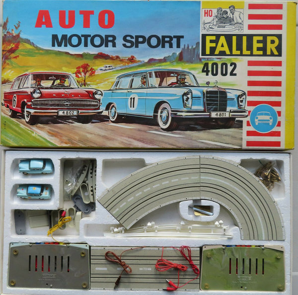 Faller 4002 -- Grundpackung mit 2 Mercedes 220, 60er Jahre Spielzeug (BNL1280)