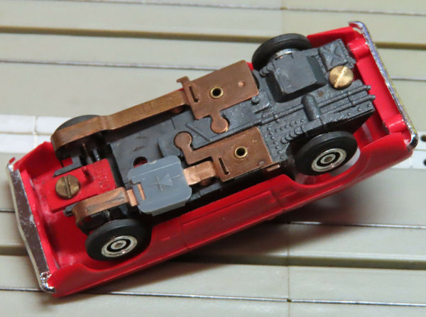Faller AMS 5650 -- Ford Capri mit Flachankermotor, 60er Jahre Spielzeug / H0 Maßstab 1:64 (DEZ534)
