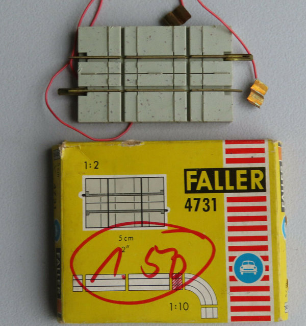 Faller AMS 4731 -- Schiene kreuzt Straße in OVP (DEZ607)