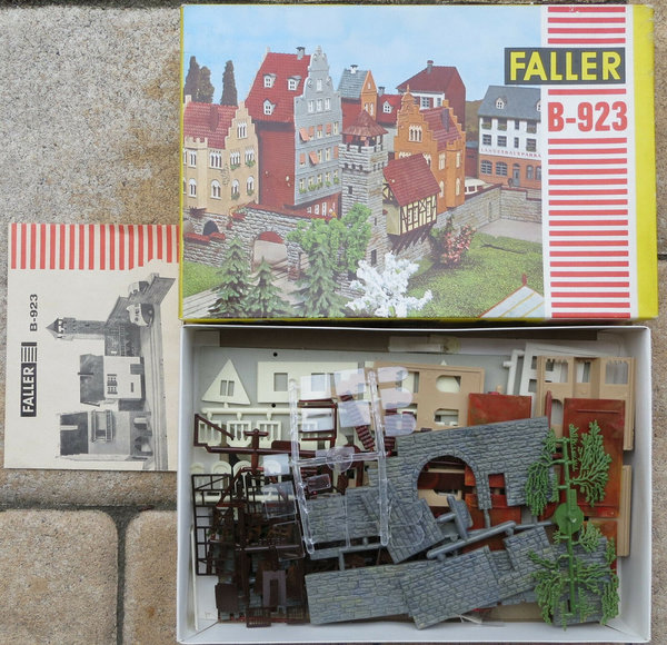 Faller B-923 ~~ Stadtmauer in OVP, 60er Jahre Rarität (RPS146)