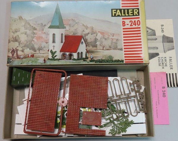 Faller AMS B-240 -- ungebaute Dorfkirche, 60er Jahre in OVP (DEZ696)