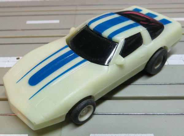 für H0 Slotcar Racing Modellbahn -- Corvette mit Tyco Chassis (EBS34)