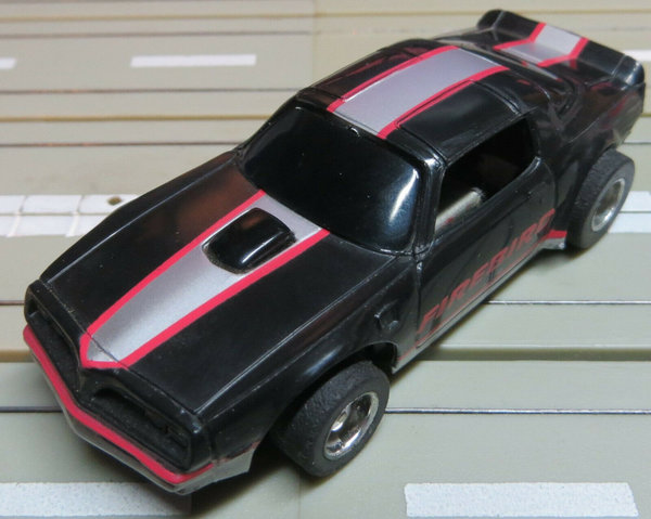 Für H0 Slotcar Racing Modellbahn -- Pontiac Firebird mit Tyco Motor (EBS46)