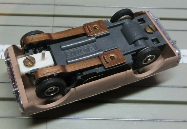 Faller AMS 5834 -- Ford 20 M mit Blockmotor, 60er Jahre Spielzeug / H0 Maßstab 1:64 (EBS98)