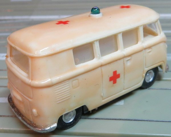 Faller AMS 5774 - Maßstab 1:64 - VW Bulli Krankenwagen mit Blinklicht, 60er Jahre Spielzeug (DBW119)