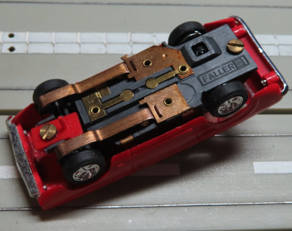 Faller AMS 5650 -- Ford Capri mit Flachankermotor, 60er Jahre Spielzeug / H0 Maßstab 1:64 (DEZ748)