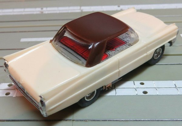 Faller AMS 4856 -- Cadillac Coupe mit Flachankermotor, 60er Jahre Spielzeug (EBS272)