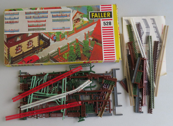 Faller 528 - Bausatz farbiges Zaun Sortiment OVP,60er Jahre Spielzeug ~ (DBW211)