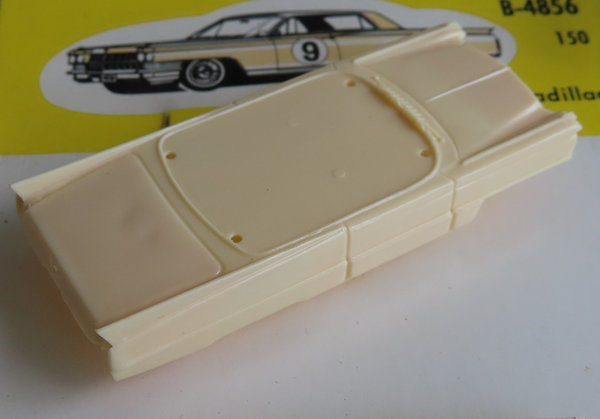 Faller AMS 4856 -- Cadillac Coupe Bausatz, 60er Jahre Spielzeug (DBW241)