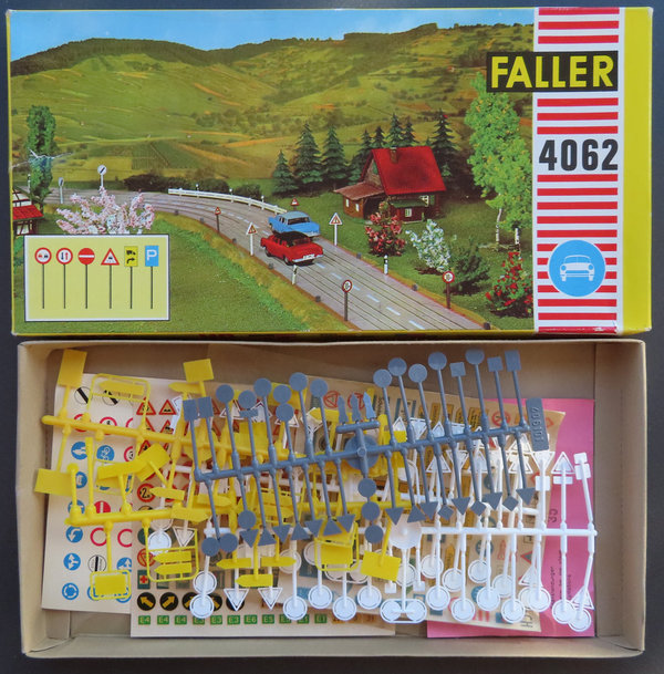 Faller AMS  4062 -- Verkehrszeichen in OVP, 60er Jahre Spielzeug (BNL1419)