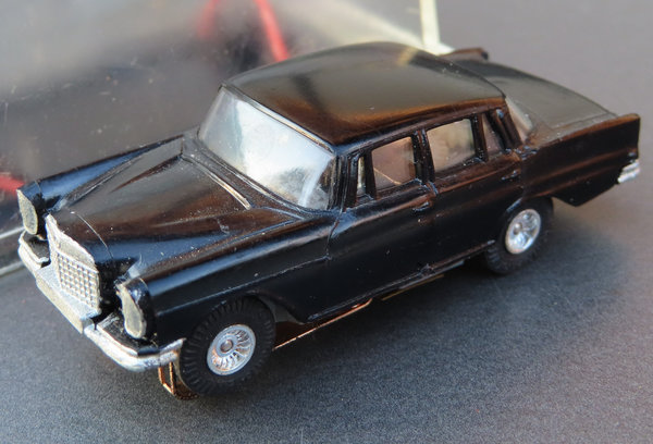 Faller AMS  ~~ Mercedes 220 mit Flachankermotor, 60er Jahre Spielzeug (BNL1442)