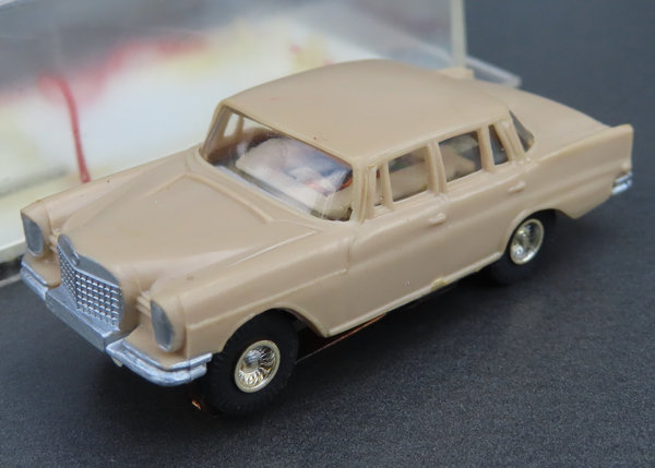 Faller AMS 4801 ~~ Mercedes 220  mit Blockmotor, 60er Jahre Spielzeug (BNL1548)