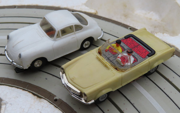 Faller 4001 -- Komplettpackung mit Mercedes 230 und Porsche 356, 60er Jahre Spielzeug (BNL1754)