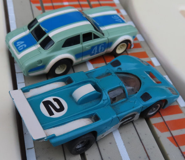 Faller AMS 3904 -- Racing Weltmeisterschaft mit 2 AFX Fahrzeugen, 70er Jahre Spielzeug  (BNL1765)