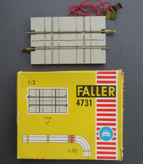 Faller AMS 4731 -- Schiene kreuzt Straße in OVP, 60er Jahre Spielzeug (BNL1777)
