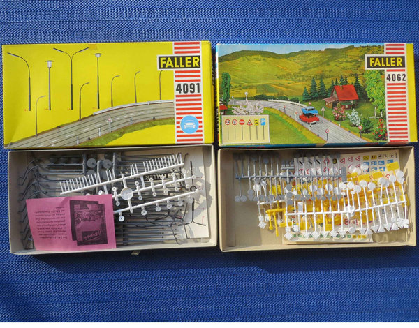 Faller AMS 4062 + 4091 -- Verkehrszeichen- / Lampen-Set in OVP, 60er Jahre Spielzeug ☺ (NUS38)