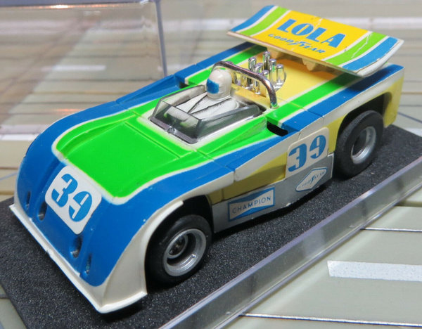 H0 Slotcar Racing Modellbahn ~~ seltener  Lola T 260 mit AFX Motor (EBS523)