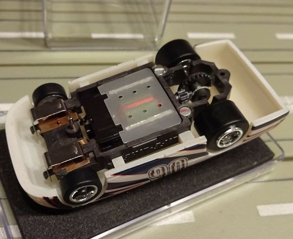 H0 Slotcar Racing Modellbahn ~~ Ford Nascar mit Life Like Motor in Box (EBS536)