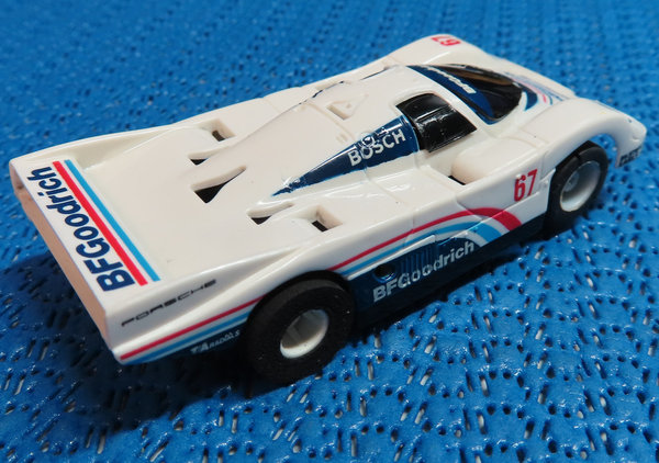 für H0 Slotcar Racing Modellbahn -- Porsche 962 mit Tyco Chassis (DEZ1242)
