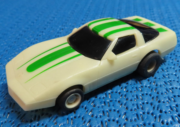 H0 Slotcar Modellbahn -- Corvette mit Tyco Motor, 70er Jahre Spielzeug (DEZ1268)
