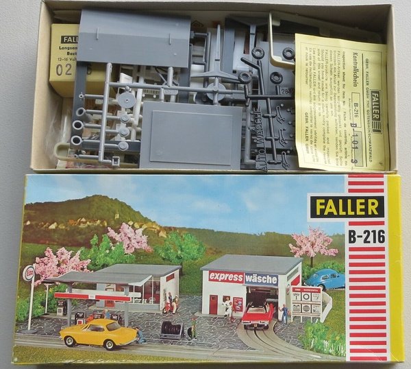 Faller AMS - B-216 Tankstelle/Waschanlage, 60er Jahre -- Sammlerstück (BNL671)